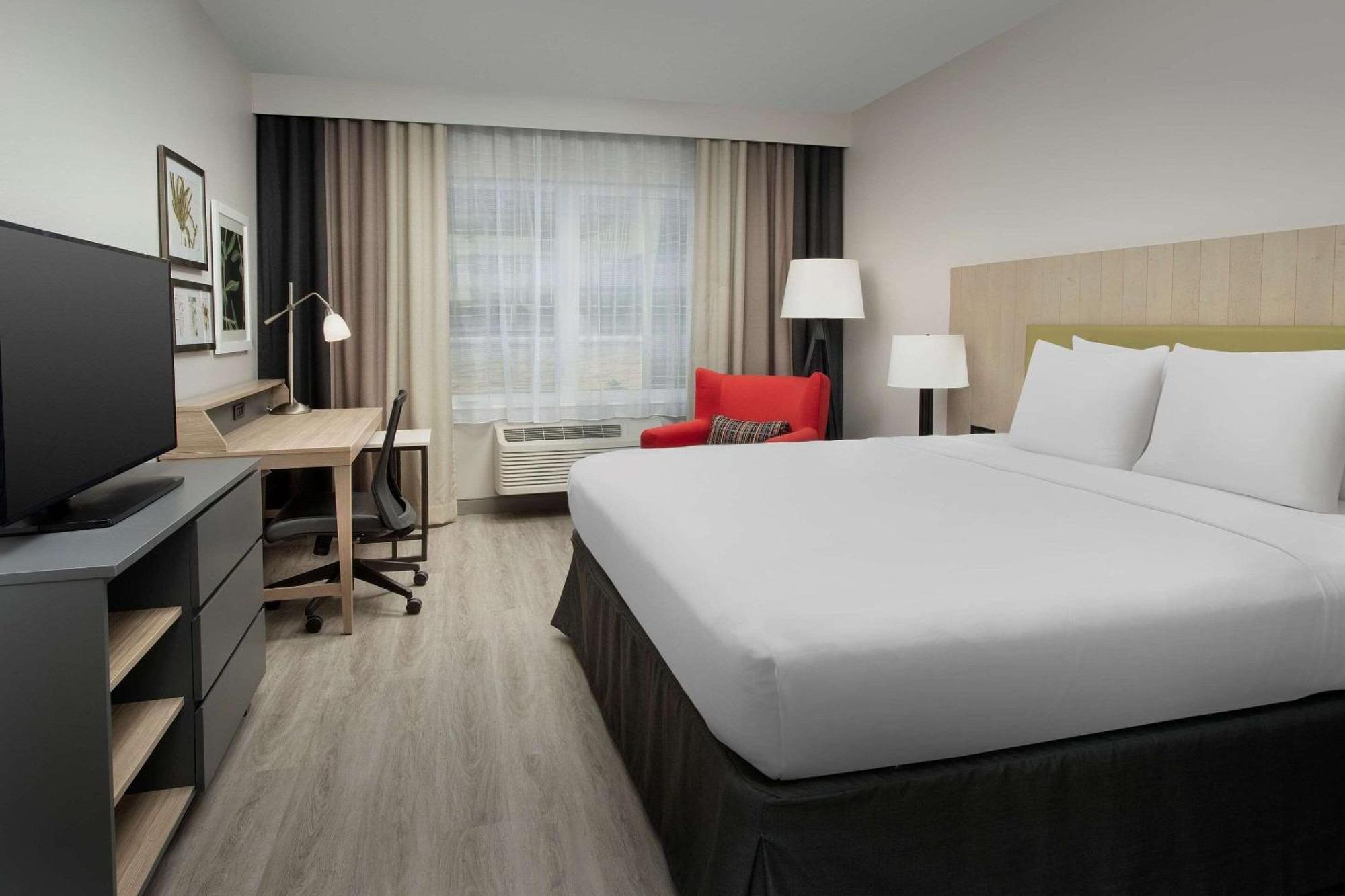 Premium King Room - Non-Smoking,1275961114:JPEG